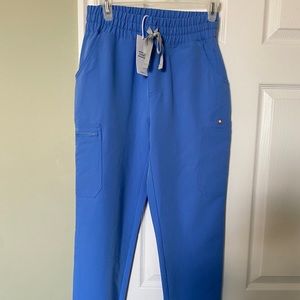 NWT Women’s Figs High Waisted Yola Scrub Pants (in PETITE XS) - Ciel Blue
